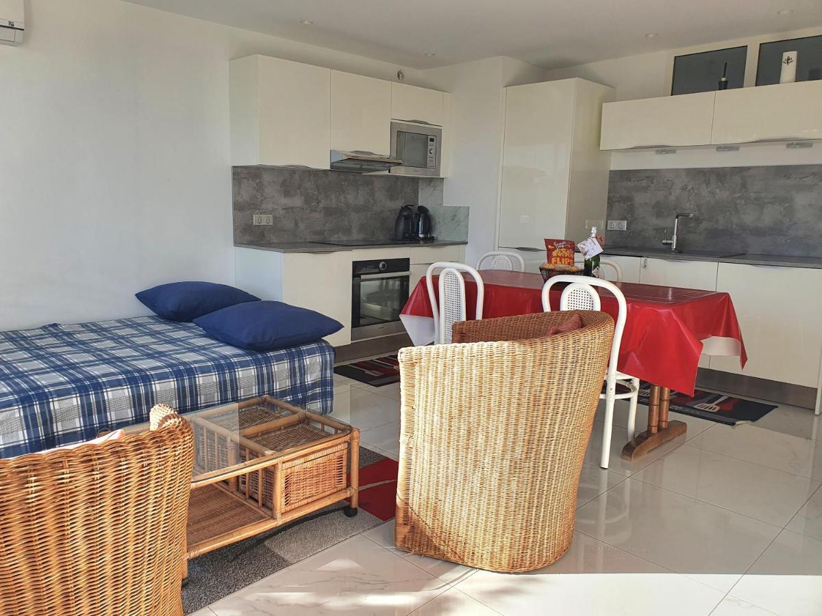 Villa Harmony 瓦洛里 外观 照片